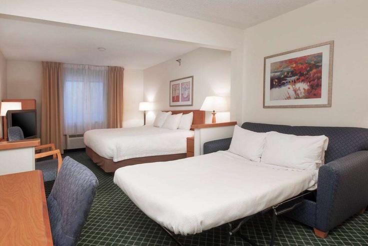 Coon Rapids, Coon Rapids에 위치한 Building Springbrook Drive - wyndham - 1687481 유닛의 세련된 인테리어가 돋보이는 거실