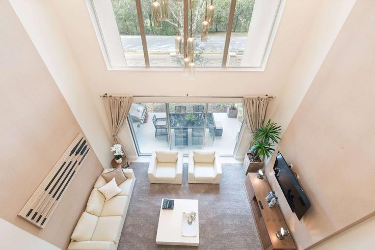 Elegant gestaltetes Wohnzimmer mit moderner Einrichtung in einer Wohnung im Building Pantanal Lane - wyndham - 1688556 in Kissimmee, Kissimmee Elegant gestaltetes Wohnzimmer mit moderner Einrichtung in einer Wohnung im Building Pantanal Lane - wyndham - 1688556 in Kissimmee, Kissimmee