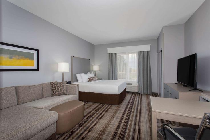 Johnstown, Johnstown에 위치한 Building Ronald Reagan Boulevard - wyndham - 1685572 유닛의 세련된 인테리어가 돋보이는 거실