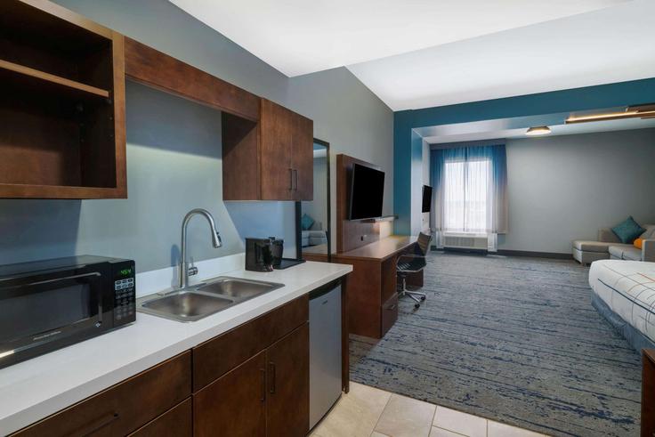 Louisville, Louisville에 위치한 Building Rain Forest Drive - wyndham - 1689506 유닛의 세련된 인테리어가 돋보이는 거실 Louisville, Louisville에 위치한 Building Rain Forest Drive - wyndham - 1689506 유닛의 세련된 인테리어가 돋보이는 거실