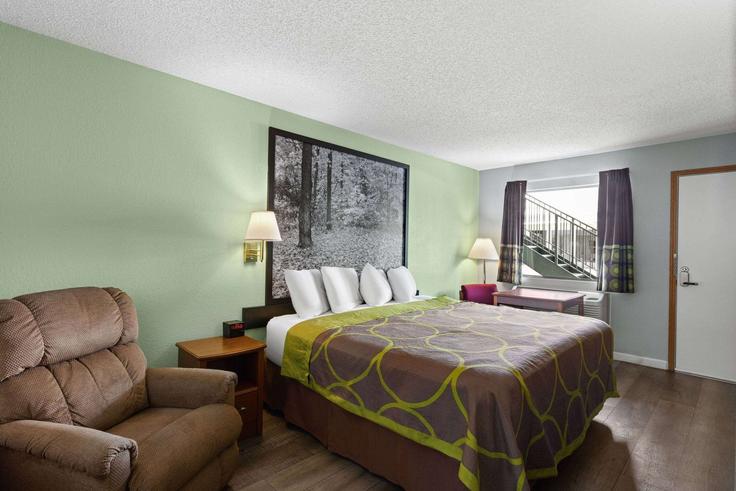 1 möblierte Einzimmerwohnung in Shepherd of the Hills Expressway 1673673P , Branson, Branson, Foto 1