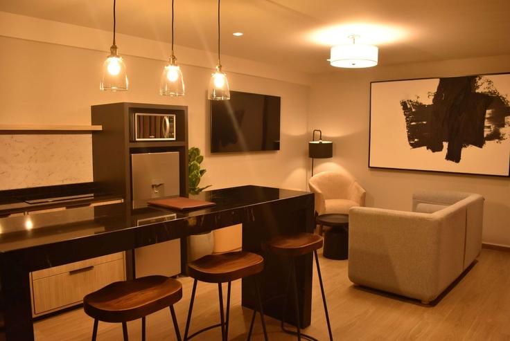 Elegant gestaltetes Wohnzimmer mit moderner Einrichtung in einer Wohnung im Building Vasco de Quiroga - wyndham - 1682465 in Mexico City, Mexico City Elegant gestaltetes Wohnzimmer mit moderner Einrichtung in einer Wohnung im Building Vasco de Quiroga - wyndham - 1682465 in Mexico City, Mexico City