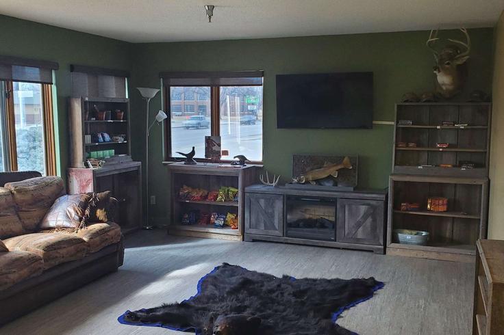 Pierre PierreのBuilding West Sioux Avenue - wyndham - 1693851のアパートメントにある、モダンな家具を備えたエレガントなデザインのリビングルーム Pierre PierreのBuilding West Sioux Avenue - wyndham - 1693851のアパートメントにある、モダンな家具を備えたエレガントなデザインのリビングルーム