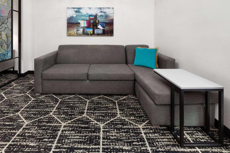 Austin, Austin에 위치한 Building West Canyon Ridge Drive - wyndham - 1681677 유닛의 세련된 인테리어가 돋보이는 거실