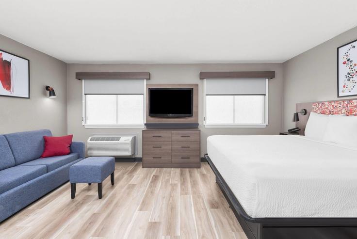 Irving, Irving에 위치한 Building Heathrow Drive - wyndham - 1685060 유닛의 세련된 인테리어가 돋보이는 거실 Irving, Irving에 위치한 Building Heathrow Drive - wyndham - 1685060 유닛의 세련된 인테리어가 돋보이는 거실