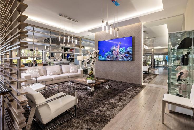 Salle de séjour élégante avec mobilier moderne dans un appartement à Building West Irlo Bronson Memorial Highway - wyndham - 1670437 à Kissimmee, Kissimmee Salle de séjour élégante avec mobilier moderne dans un appartement à Building West Irlo Bronson Memorial Highway - wyndham - 1670437 à Kissimmee, Kissimmee