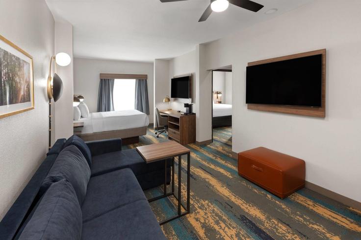 Nacogdoches, Nacogdoches에 위치한 Building Holiday Lane - wyndham - 1691192 유닛의 세련된 인테리어가 돋보이는 거실