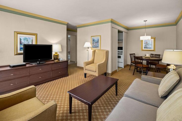West Bay, Victoria에 위치한 Building Quebec Street - wyndham - 1691219 유닛의 세련된 인테리어가 돋보이는 거실 West Bay, Victoria에 위치한 Building Quebec Street - wyndham - 1691219 유닛의 세련된 인테리어가 돋보이는 거실