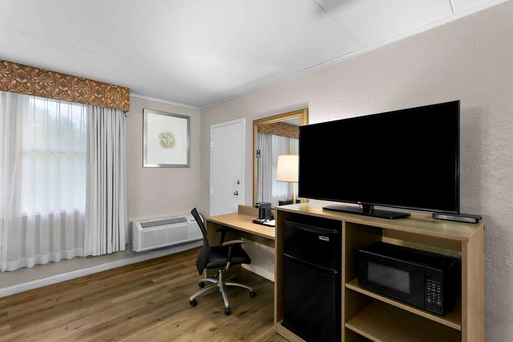 Salle de séjour élégante avec mobilier moderne dans un appartement à Building West Bel Air Avenue - wyndham - 1656524 à Aberdeen, Aberdeen Salle de séjour élégante avec mobilier moderne dans un appartement à Building West Bel Air Avenue - wyndham - 1656524 à Aberdeen, Aberdeen
