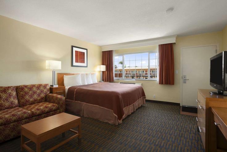 1 quarto mobiliado em apartamentos em Rosecrans Street 1646386P, San Diego, San Diego, foto 1