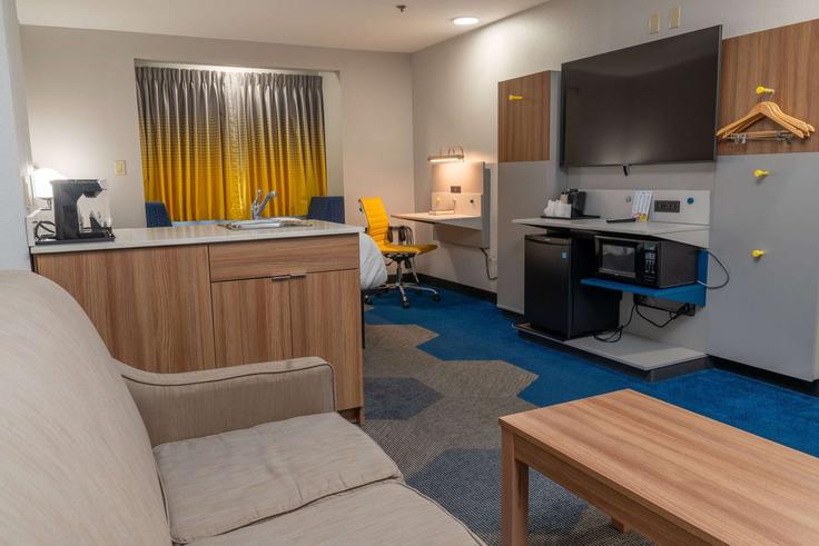 Building Parkway - wyndham - 1666589 adresindeki bir dairede modern mobilyalarla zarif bir şekilde tasarlanmış oturma odası Pigeon Forge, Pigeon Forge Building Parkway - wyndham - 1666589 adresindeki bir dairede modern mobilyalarla zarif bir şekilde tasarlanmış oturma odası Pigeon Forge, Pigeon Forge