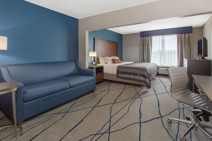 Elegant gestaltetes Wohnzimmer mit moderner Einrichtung in einer Wohnung im Building Gateway Drive - wyndham - 1665611 in Plainfield, Plainfield
