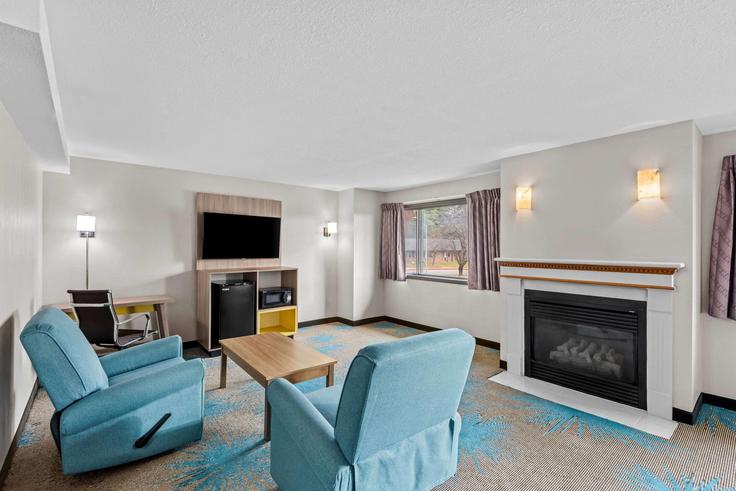 Des Moines Des MoinesのBuilding Fleur Drive - wyndham - 1655791のアパートメントにある、モダンな家具を備えたエレガントなデザインのリビングルーム Des Moines Des MoinesのBuilding Fleur Drive - wyndham - 1655791のアパートメントにある、モダンな家具を備えたエレガントなデザインのリビングルーム