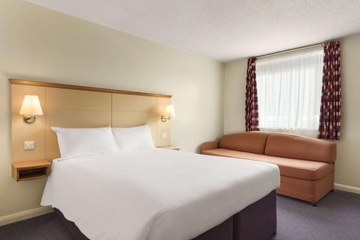 1 apartamento de un dormitorio amueblado en Knights Court 1657772P , Cannock Chase District, Cannock, foto 1