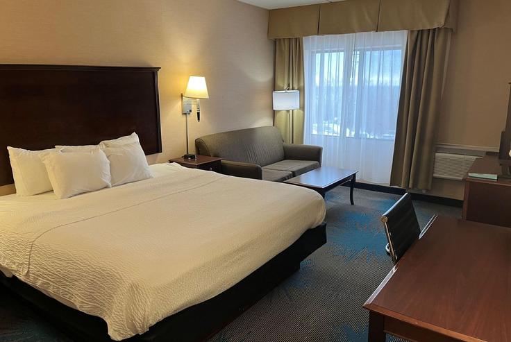 Duluth, Duluth에 위치한 Building London Road - wyndham - 1659521 유닛의 세련된 인테리어가 돋보이는 거실 Duluth, Duluth에 위치한 Building London Road - wyndham - 1659521 유닛의 세련된 인테리어가 돋보이는 거실