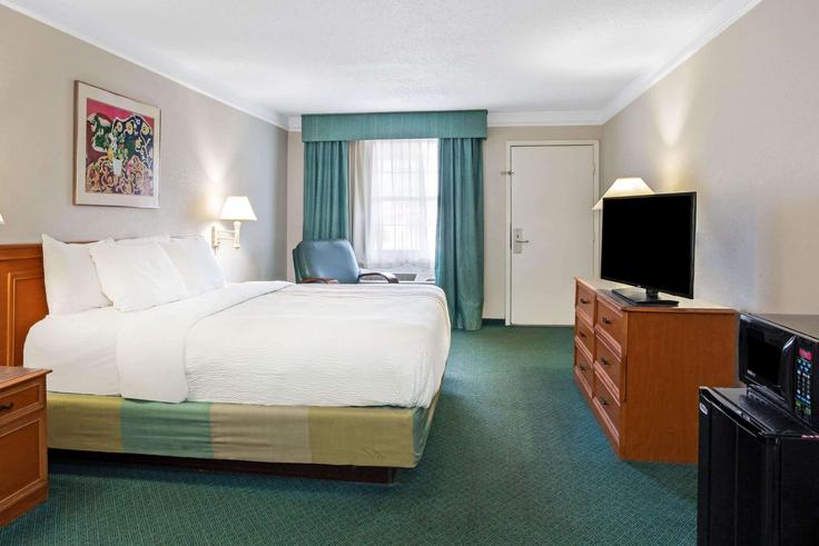 1 möblierte Einzimmerwohnung in Interstate 10 1689152P , Fort Stockton, Fort Stockton, Foto 1