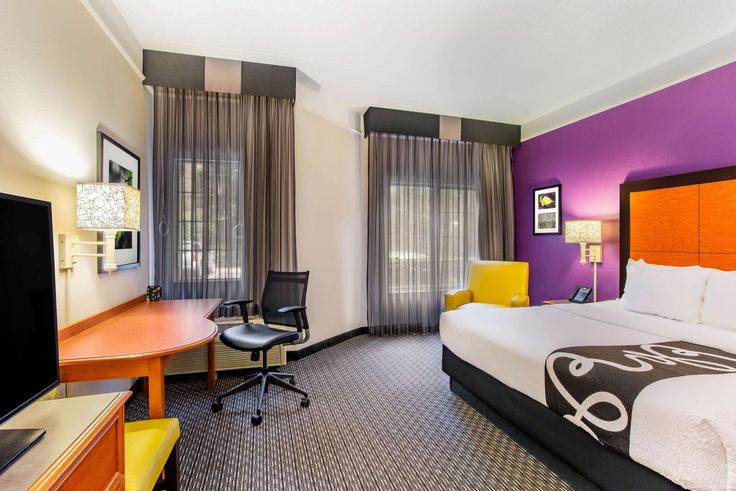 Hospitality Courtにある1件の寝室・家具付きアパート（1676730P、Cary、Cary）写真 1枚