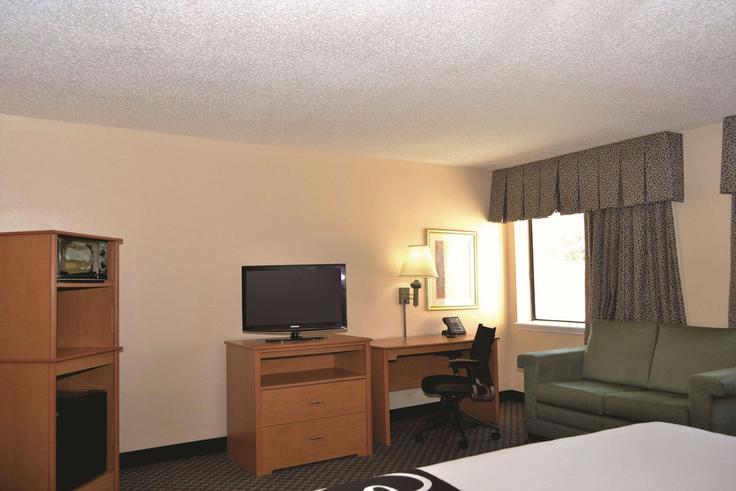 East Lake-Orient Park, East Lake-Orient Park에 위치한 Building U.S. 301 - wyndham - 1690799 유닛의 세련된 인테리어가 돋보이는 거실 East Lake-Orient Park, East Lake-Orient Park에 위치한 Building U.S. 301 - wyndham - 1690799 유닛의 세련된 인테리어가 돋보이는 거실