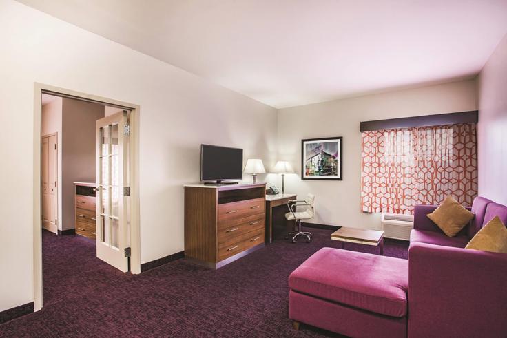Chambersburg, Chambersburg에 위치한 Building Walker Road - wyndham - 1693412 유닛의 세련된 인테리어가 돋보이는 거실 Chambersburg, Chambersburg에 위치한 Building Walker Road - wyndham - 1693412 유닛의 세련된 인테리어가 돋보이는 거실