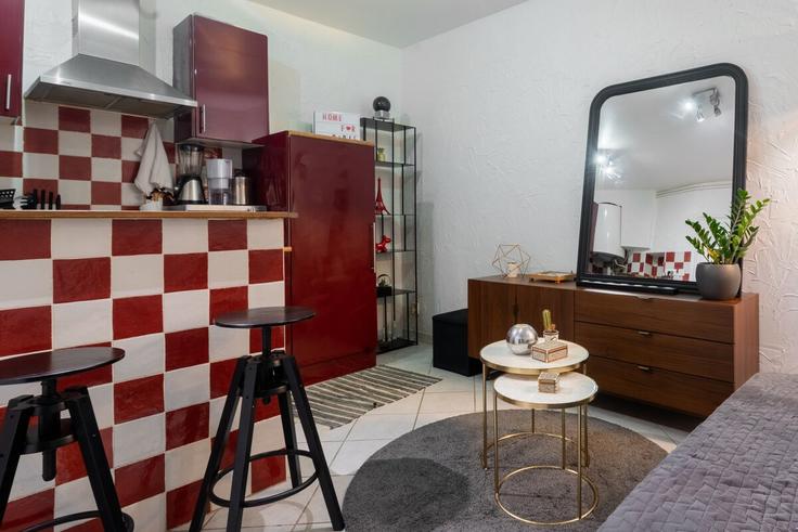 Salle de séjour élégante avec mobilier moderne dans un appartement à Building Rue des Saules - xacco-global-hospitalities - 1265112 - PAR à 18th arrondissement, Paris Salle de séjour élégante avec mobilier moderne dans un appartement à Building Rue des Saules - xacco-global-hospitalities - 1265112 - PAR à 18th arrondissement, Paris