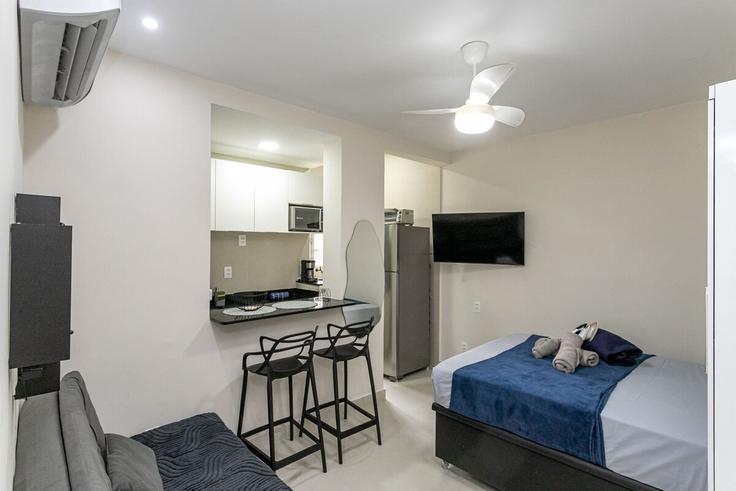 Rio de Janeiro CopacabanaのBuilding Rua Dias da Rocha - yes-temporada - 1463265のアパートメントにある、モダンな家具を備えたエレガントなデザインのリビングルーム