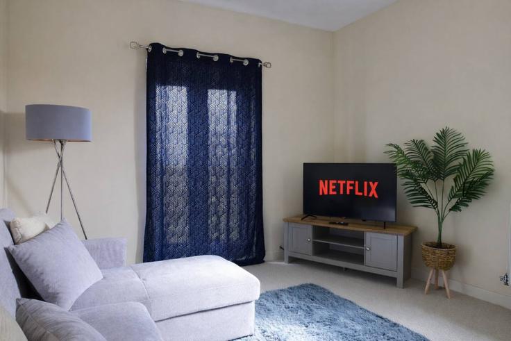 Elegante sala de estar con mobiliario moderno en un apartamento en Building Milburn Drive - yoko-property - 1695452 en Northampton, Northampton