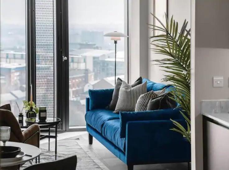 Birmingham District, Birmingham에 위치한 Building Broad Street - your-perfect-stay - 1475909 유닛의 세련된 인테리어가 돋보이는 거실