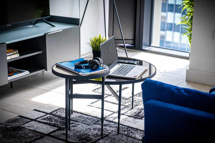 Birmingham District, Birmingham에 위치한 Building Broad Street - your-perfect-stay - 1475955 유닛의 세련된 인테리어가 돋보이는 거실