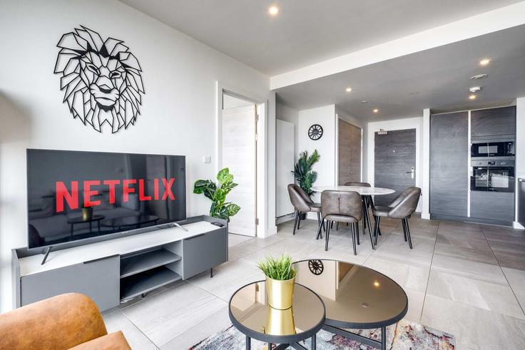 Birmingham District, Birmingham에 위치한 Building Broad Street - your-perfect-stay - 1475917 유닛의 세련된 인테리어가 돋보이는 거실