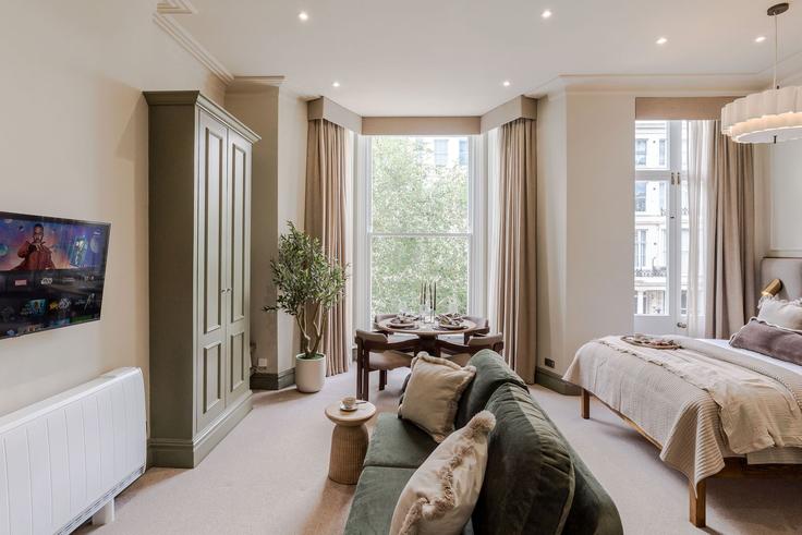 Building Nevern Road - yourapartment - 1565977 adresindeki bir dairede modern mobilyalarla zarif bir şekilde tasarlanmış oturma odası Royal Borough of Kensington and Chelsea, London