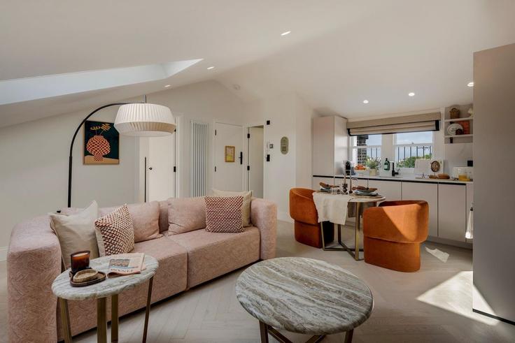 City of Westminster, London에 위치한 Building Pembridge Gardens - yourapartment - 1297001 - LON 유닛의 세련된 인테리어가 돋보이는 거실 City of Westminster, London에 위치한 Building Pembridge Gardens - yourapartment - 1297001 - LON 유닛의 세련된 인테리어가 돋보이는 거실