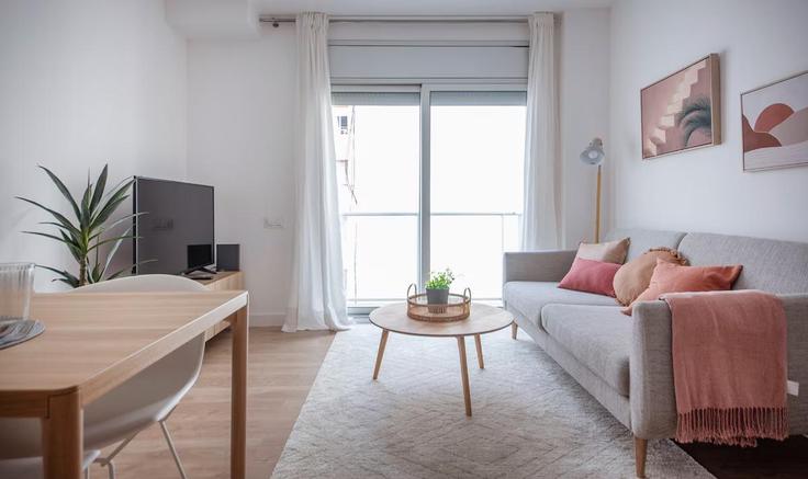 Building Carrer de Sant Antoni Maria Claret - youstylish-apartments - 1232848 adresindeki bir dairede modern mobilyalarla zarif bir şekilde tasarlanmış oturma odası Municipality of Horta-Guinardó, Barcelona