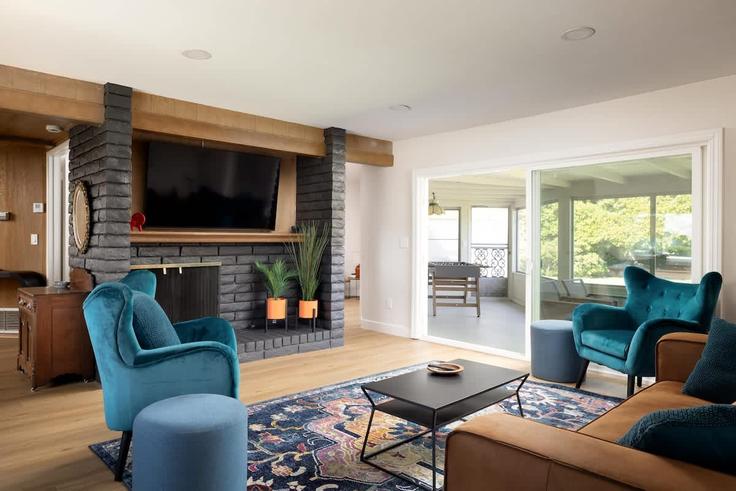 Elegante sala de estar con mobiliario moderno en un apartamento en Building Glenflora Avenue - zenstays - 1574623 en San Diego, San Diego Elegante sala de estar con mobiliario moderno en un apartamento en Building Glenflora Avenue - zenstays - 1574623 en San Diego, San Diego