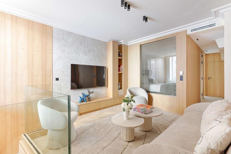 5th arrondissement, Paris에 위치한 Building Rue de l'Estrapade - zijin-yang - 1509112 유닛의 세련된 인테리어가 돋보이는 거실 5th arrondissement, Paris에 위치한 Building Rue de l'Estrapade - zijin-yang - 1509112 유닛의 세련된 인테리어가 돋보이는 거실
