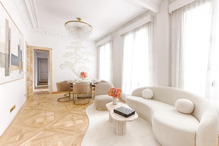 Elegant gestaltetes Wohnzimmer mit moderner Einrichtung in einer Wohnung im Building Rue du Faubourg Saint-Honoré - zijin-yang - 1255377 - PAR in 8th arrondissement, Paris