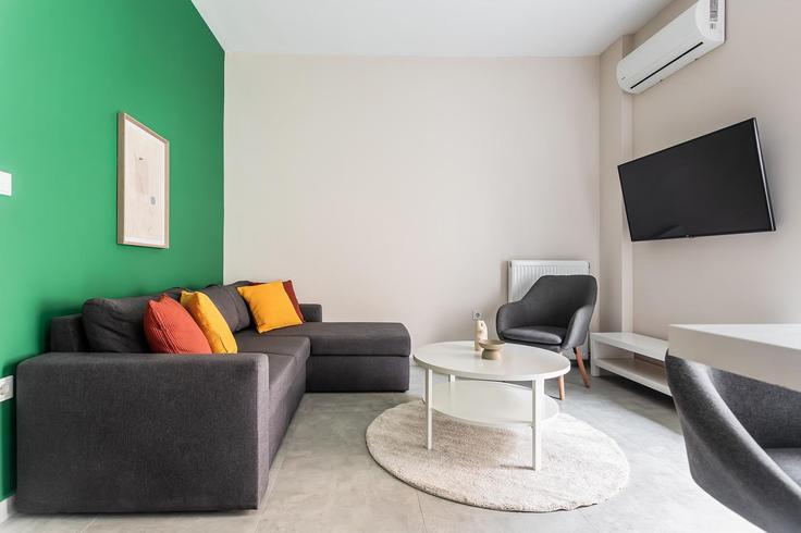 Athens Central AthensのBuilding Paggeou - zoialiving - 1299497 - ATHのアパートメントにある、モダンな家具を備えたエレガントなデザインのリビングルーム Athens Central AthensのBuilding Paggeou - zoialiving - 1299497 - ATHのアパートメントにある、モダンな家具を備えたエレガントなデザインのリビングルーム