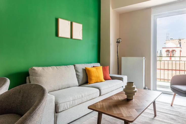 Central Athens, Athens에 위치한 Building Paggeou - zoialiving - 1299493 - ATH 아파트의 세련된 인테리어가 돋보이는 거실