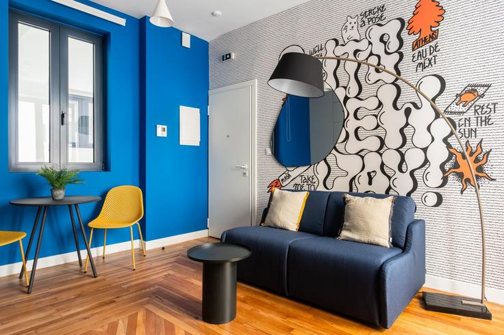 Elegante sala de estar con mobiliario moderno en un apartamento en Building Georgiou Gennadiou - zoialiving - 1038704 - ATH en Central Athens, Athens Elegante sala de estar con mobiliario moderno en un apartamento en Building Georgiou Gennadiou - zoialiving - 1038704 - ATH en Central Athens, Athens