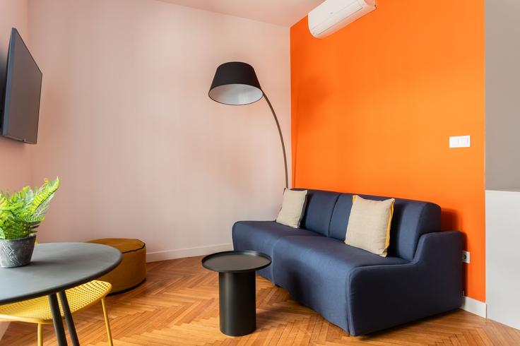 Central Athens, Athens에 위치한 Building Georgiou Gennadiou - zoialiving - 1038723 - ATH 유닛의 세련된 인테리어가 돋보이는 거실