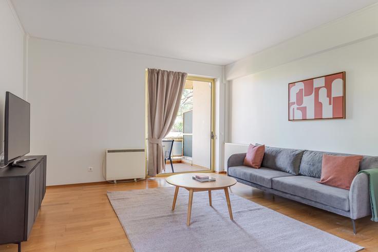 Salle de séjour élégante avec mobilier moderne dans un appartement à Levidou 41, Kifisia à North Athens, Athens Salle de séjour élégante avec mobilier moderne dans un appartement à Levidou 41, Kifisia à North Athens, Athens