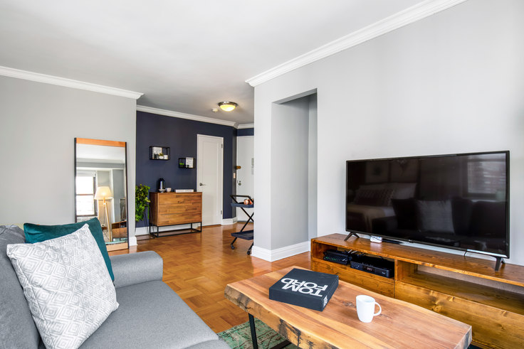 LANDLORD ランドロード Lucé Island Range Hood | Zephyr Range Hoods | Zephyr