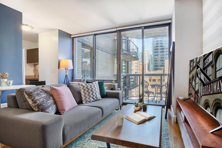 New York Manhattan의 The Ritz Plaza, 235 W 48th St (142)에 위치한 스튜디오 풀퍼니시드 아파트 – 사진 1장 New York Manhattan의 The Ritz Plaza, 235 W 48th St (142)에 위치한 스튜디오 풀퍼니시드 아파트 – 사진 1장