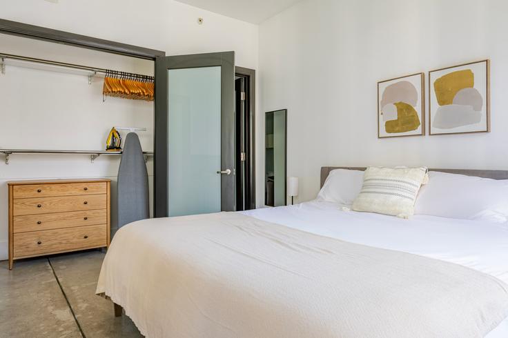 Furnished Studio Apartments for Rent in Historic Core, Los Angeles