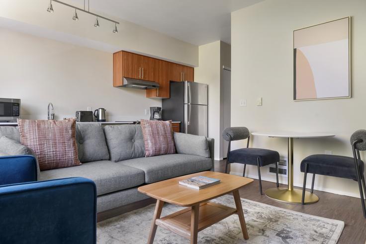 THE APARTNENT ラグマット　stabridge Furnished Apartments for Rent in University District, Seattle