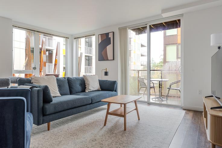 Bellevue BellevueのArrasのアパートメントにある、モダンな家具を備えたエレガントなデザインのリビングルーム