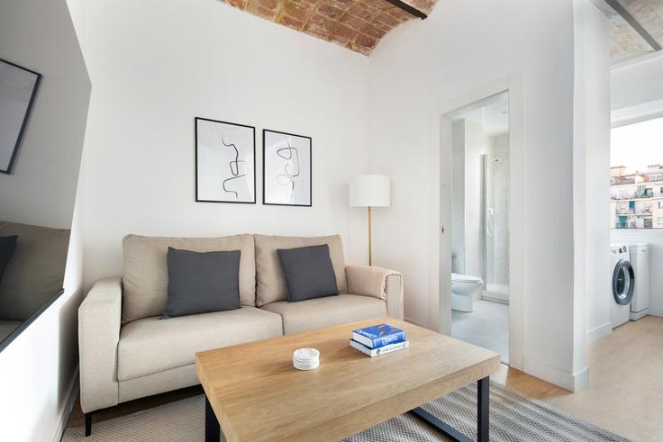 Eixample, Barcelona에 위치한 Sardenya 364 아파트의 세련된 인테리어가 돋보이는 거실