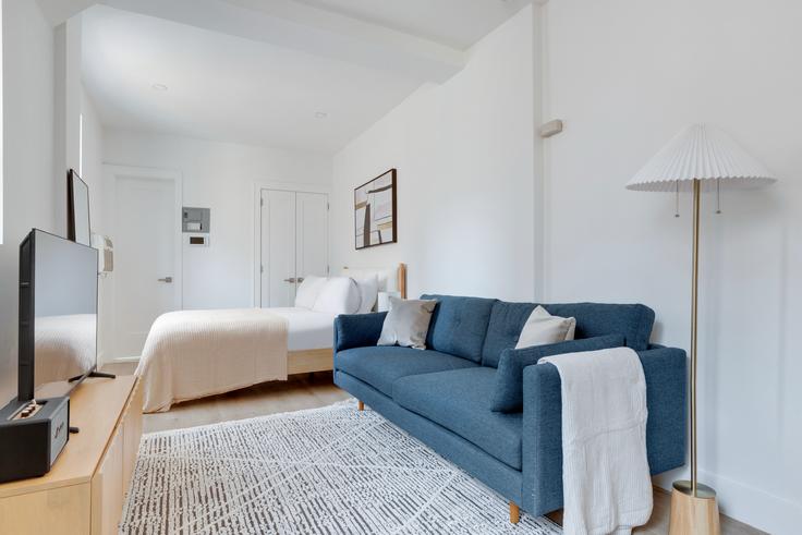  Tatham House, 138 East 38th Stにあるのスタジオ・家具付きアパート（2112、Manhattan、New York）写真 1枚