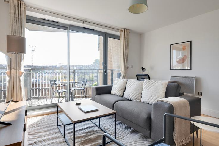 Salle de séjour élégante avec mobilier moderne dans un appartement à 206 Regents Park Road, NW1 8AQ à London Borough of Camden, London Salle de séjour élégante avec mobilier moderne dans un appartement à 206 Regents Park Road, NW1 8AQ à London Borough of Camden, London