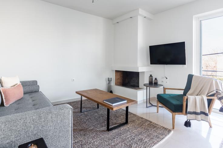 Salle de séjour élégante avec mobilier moderne dans un appartement à Thoukididou à Chalandri, Athens