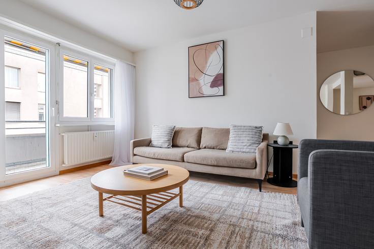 Basel, Basel에 위치한 Klingentalstrasse 53, 4057, Basel 아파트의 세련된 인테리어가 돋보이는 거실